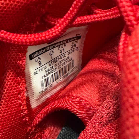 Nike Men’s Red Mesh Athletic Sneakers with White Soles - Picture 5 of 7